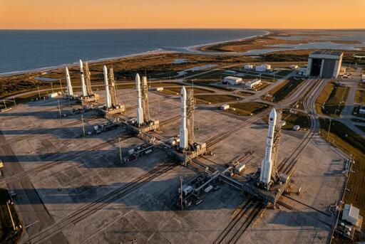 Si chiama starwashing: le aziende spaziali vendono la narrativa dell'esplorazione dell'umanità e intanto i lanci erodono l'ozono, le megacostellazioni accumuleranno il 42% dell'impatto climatico del settore entro fine decennio. Musk ha ammesso che i data center fanno danni ambientali insostenibili. Poi ha continuato a costruirli.